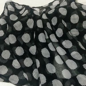 Scarf with white dots